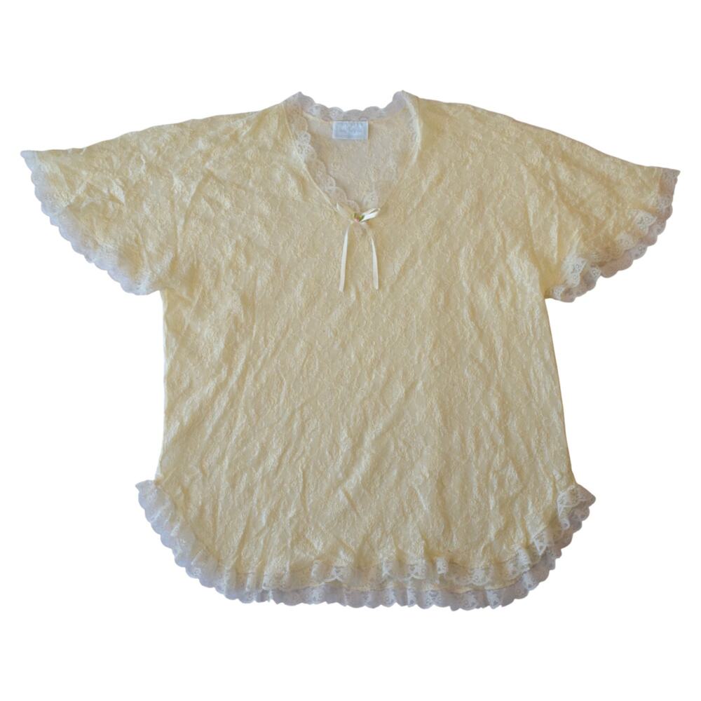 Vintage Cream Lace Top with Ribbon Bow Trim – Fits Like XL
